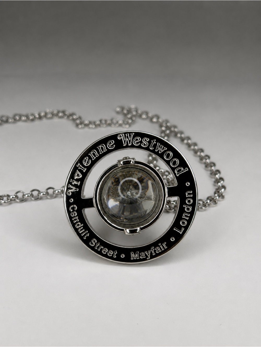 Vivienne Westwood Platinum Orb Pendant Necklace Silver Tone - Picture 4 of 7